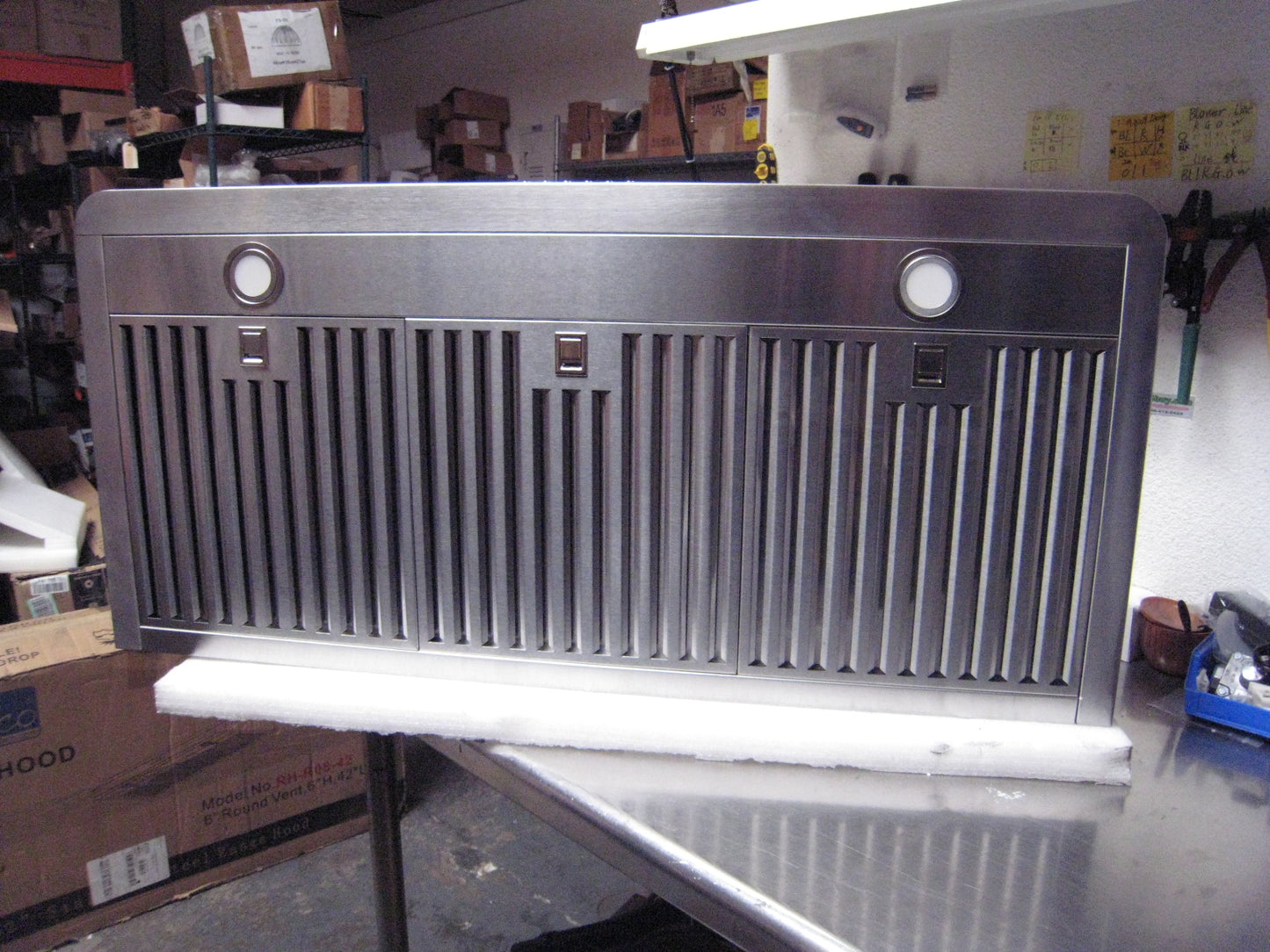 [Refurbished] Awoco RH-R06-42 Rectangle Vent 6" High Stainless Steel Under Cabinet 4 Speeds 900CFM Range Hood with LED Lights (42"W Rear Vent)