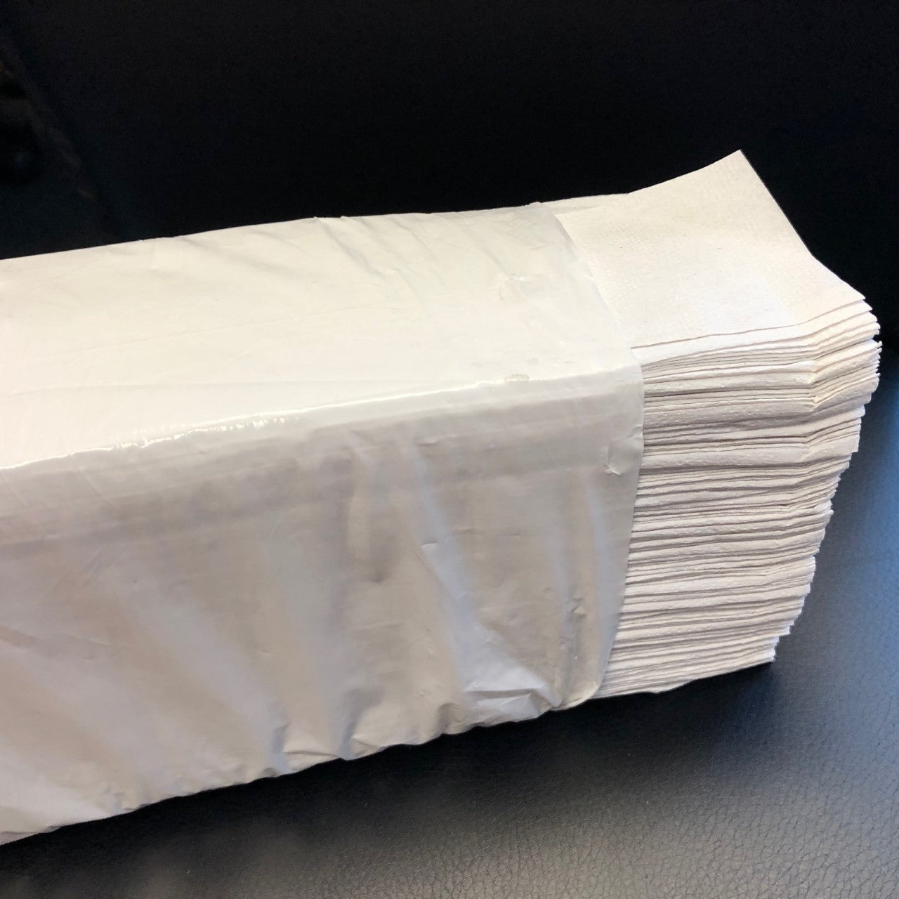 Leyso 4000 Sheets of Disposable White Premium Recycled Multifold Towels